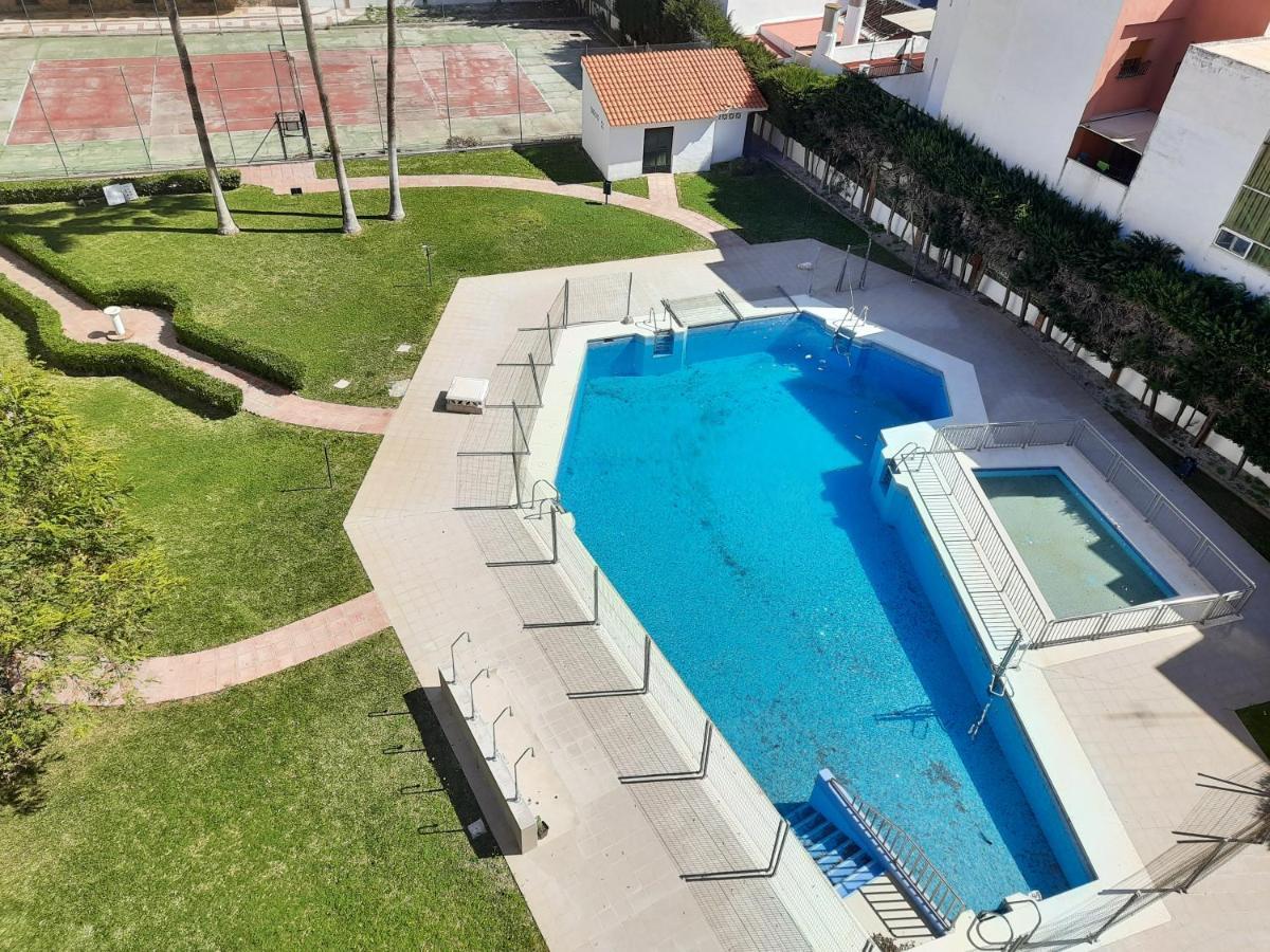 Flat2 Studio 150M From The Beach With Pool Torre Del Mar Kültér fotó