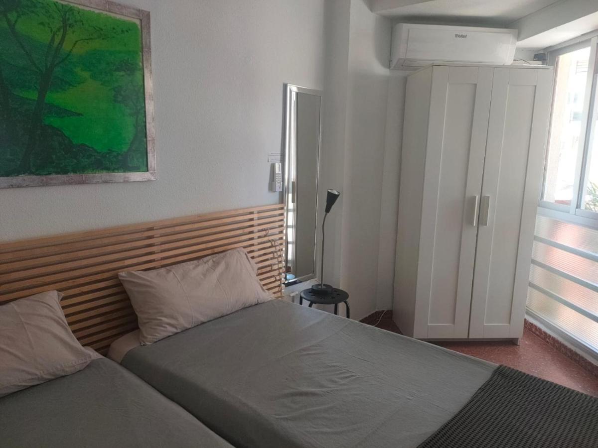 Flat2 Studio 150M From The Beach With Pool Torre Del Mar Kültér fotó
